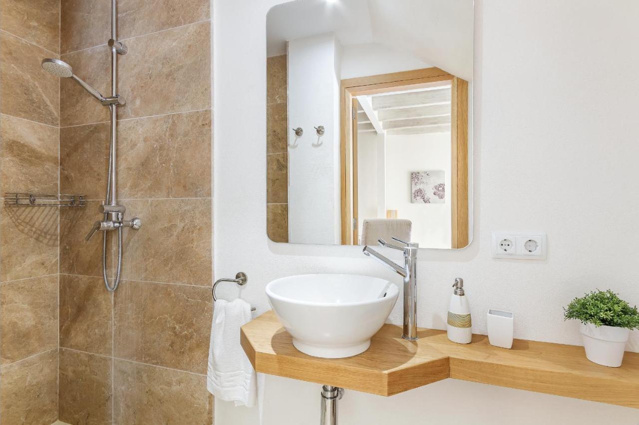 Vakantiehuis Margarita - Modern Townhouse With Private Pool *
